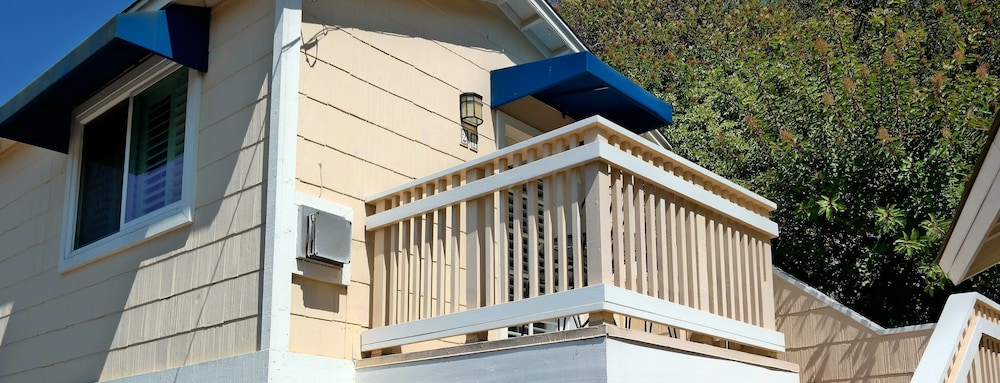 Malibu Country Inn - photo 29