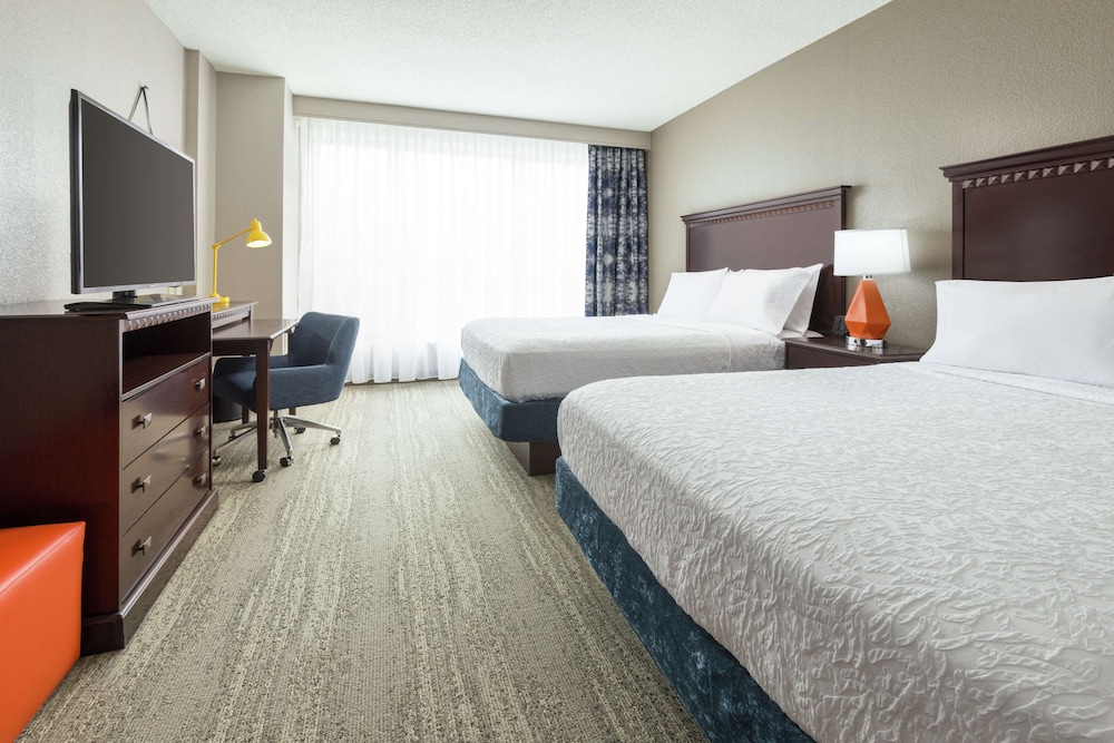 Hampton Inn & Suites National Harbor Alexandria Area - photo 9