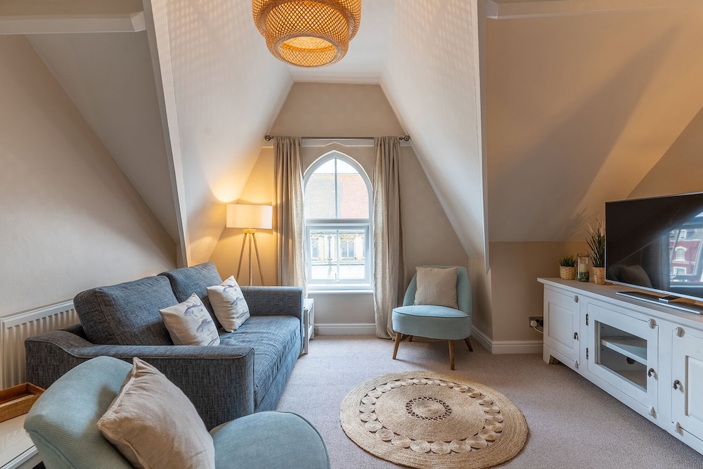 Stowaways Loft — 4-Star Luxury Hotel in Whitby, United Kingdom