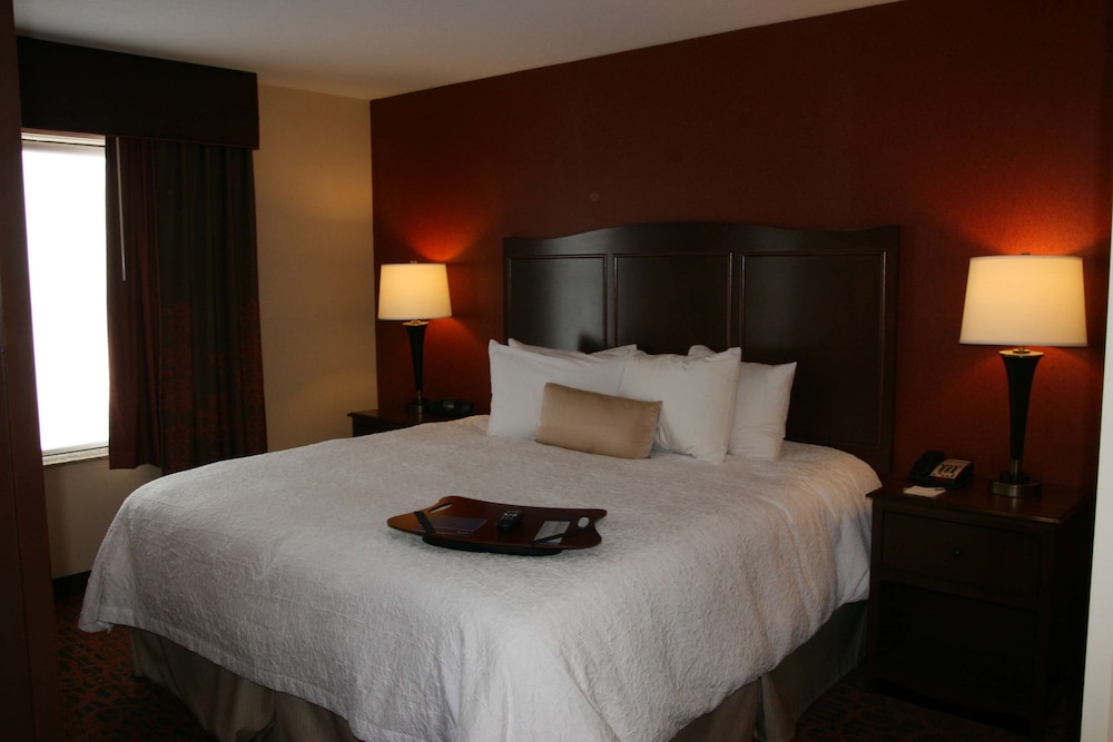 Hampton Inn & Suites Peru - photo 8