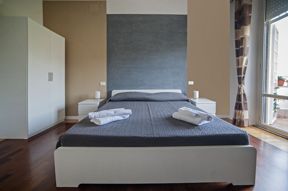 Guest House Vignola — 4-Star Luxury Hotel in Rome, Italy