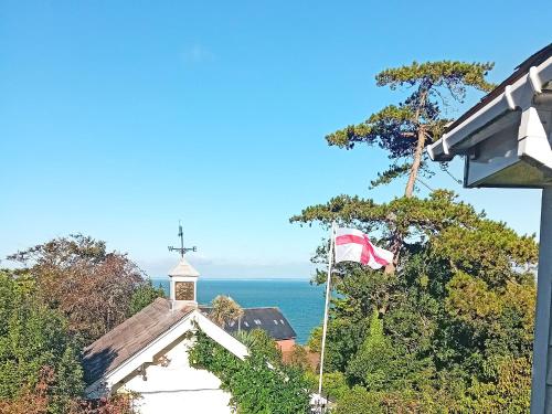Mulberry Lodge — 5-Star Luxury Hotel in Totland, United Kingdom