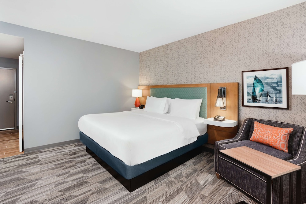 Hampton Inn Bellingham Airport - photo 5