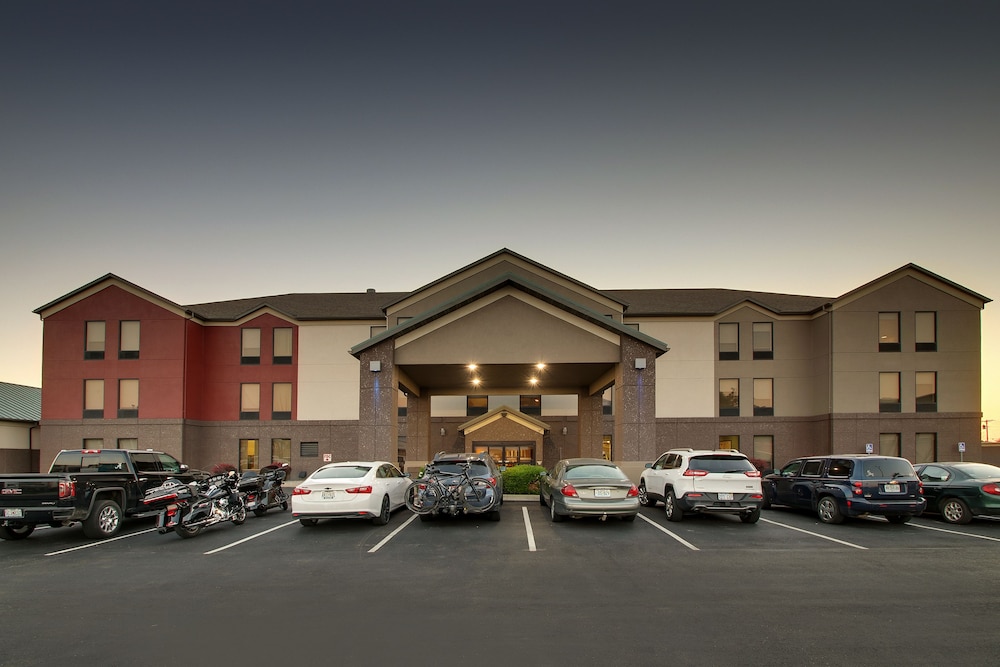 Holiday Inn Express & Suites Lebanon by IHG - photo 41
