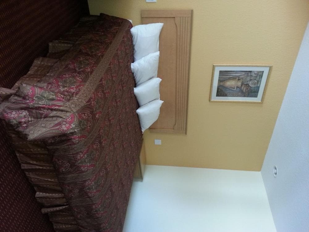 Scottish Inns and Suites Iah Airport West Houston - photo 18