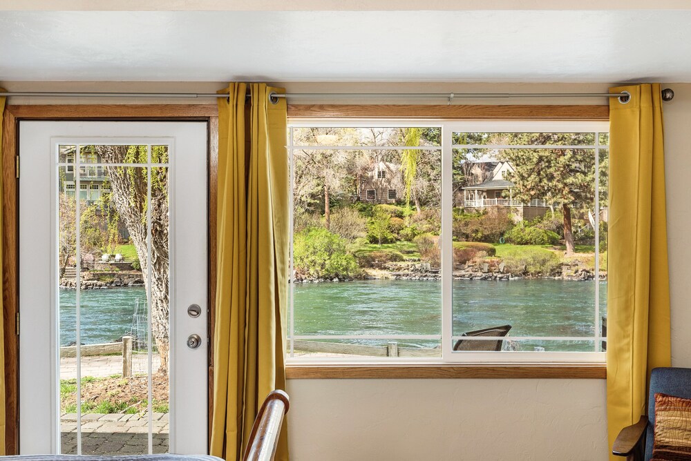 Bend Riverside Inn & Suites - photo 314