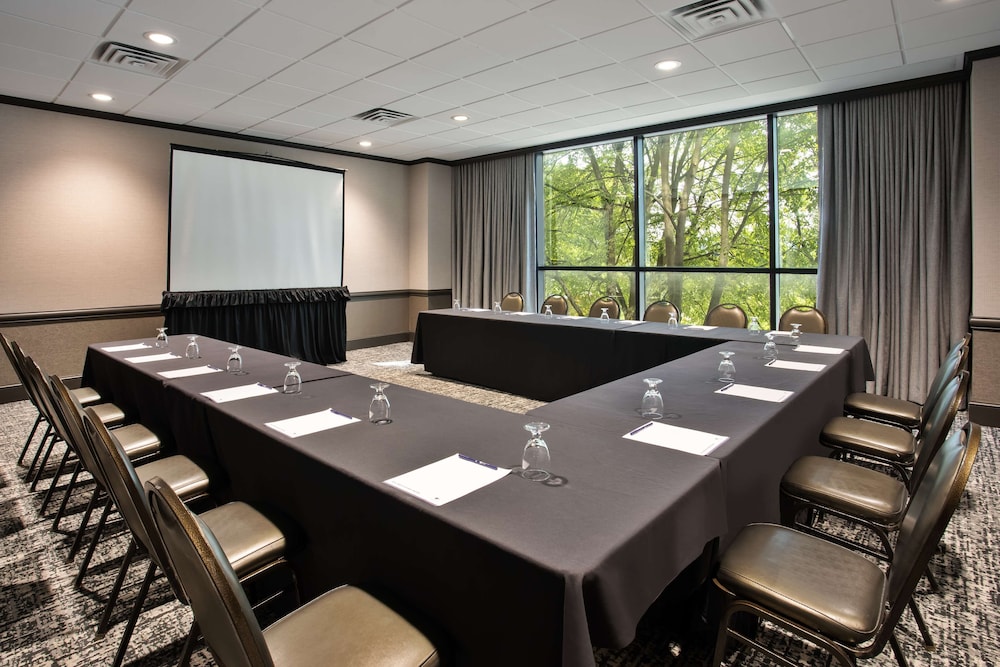 DoubleTree by Hilton Lansing - photo 46