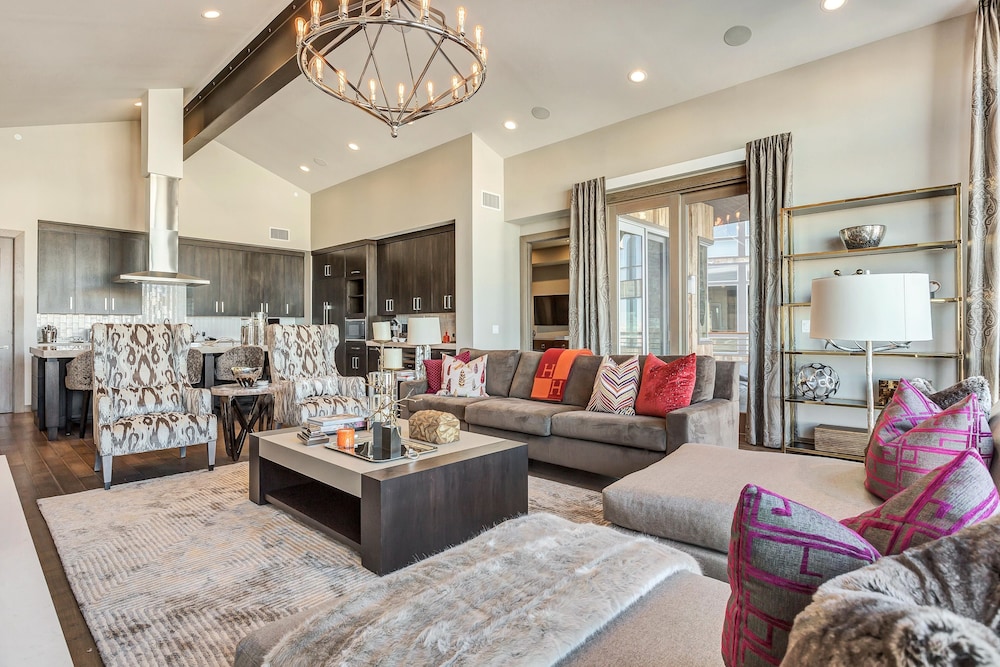 Four Bedroom Penthouse 4 Apartment Hotel by RedAwning - featured photo