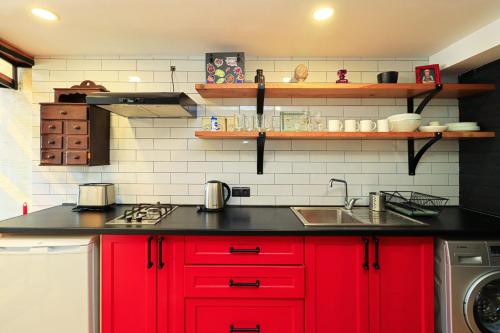 Tbilisi Heart Funky 1BR Apt By Wehost