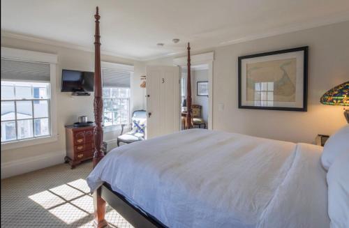 The Clarendon House - photo 61