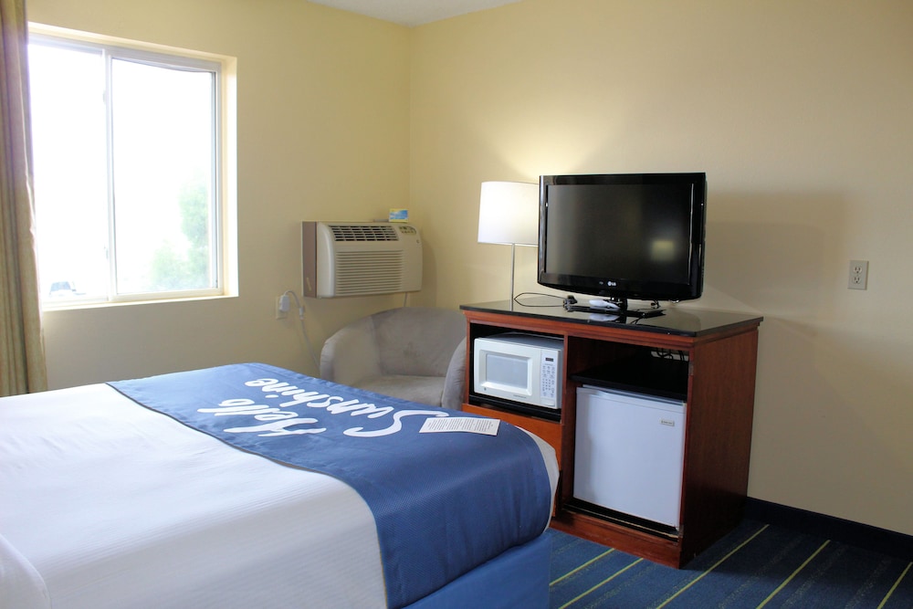 Days Inn & Suites by Wyndham Gunnison - photo 15