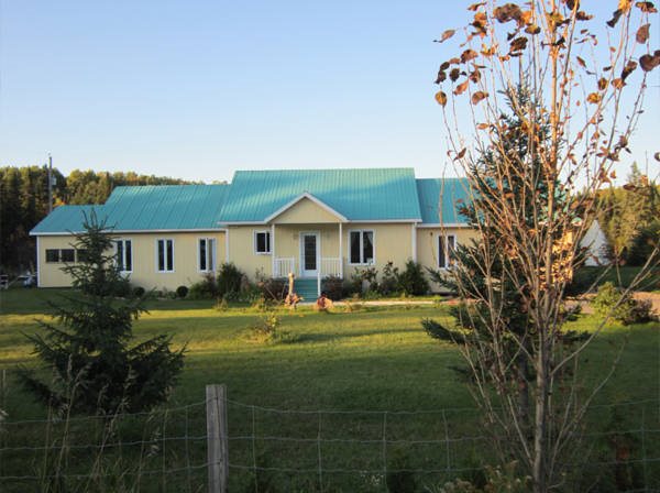 Gîte de la Montagne Enchantée — 4-Star Luxury Hotel in Alma, Canada