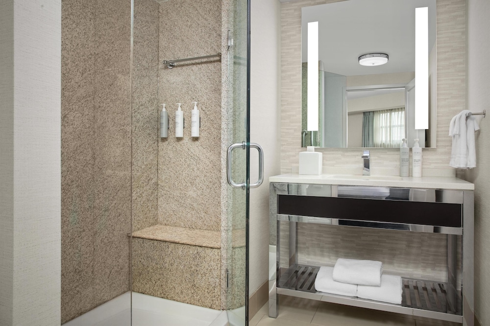 Hilton Garden Inn Portsmouth Downtown - photo 21