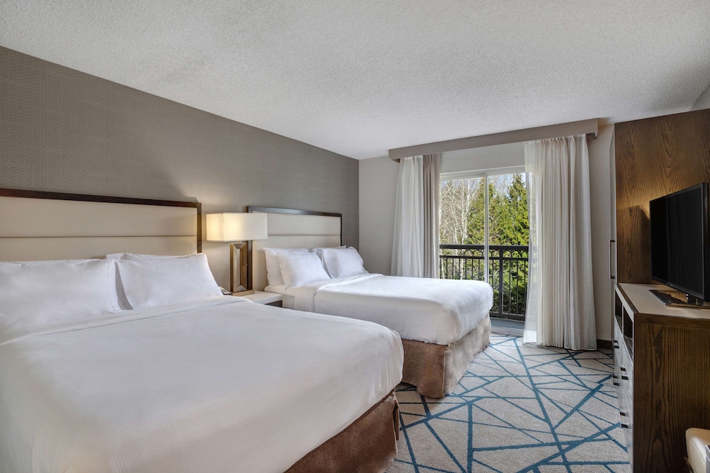 Embassy Suites by Hilton Seattle Bellevue - photo 16