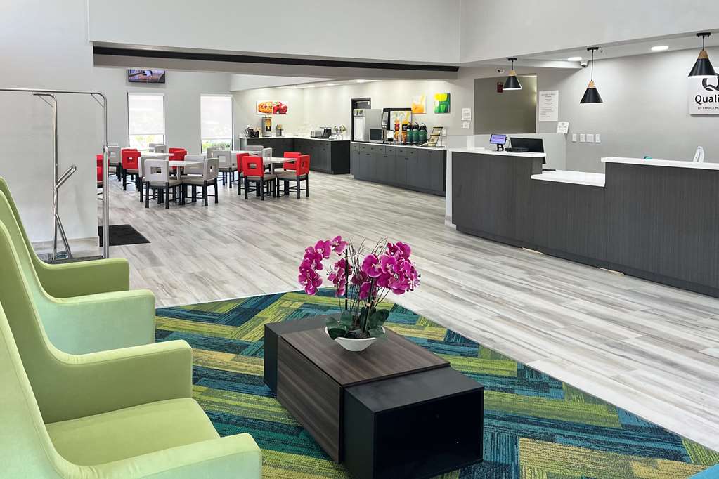 Quality Inn & Suites at Airport Blvd I 65 - photo 9
