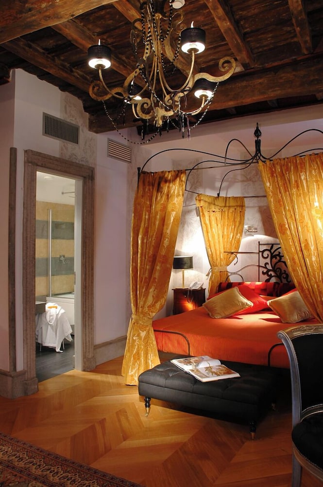 The Inn At The Roman Forum Elegant Collection The Roman Forum Lodging — Rome