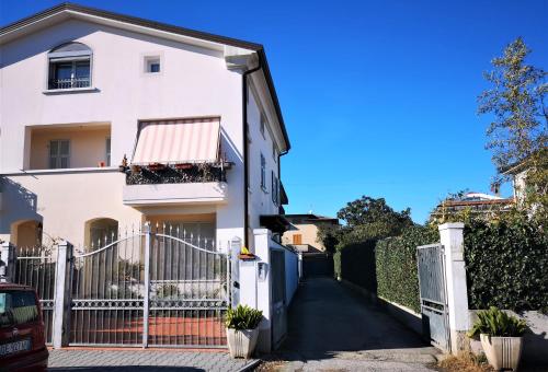 Vivi la versilia e le 5 terre — 4-Star Luxury Hotel in Marina Di Carrara, Italy