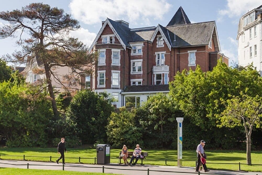 Lampton Hotel - carbon neutral hotel in Bournemouth