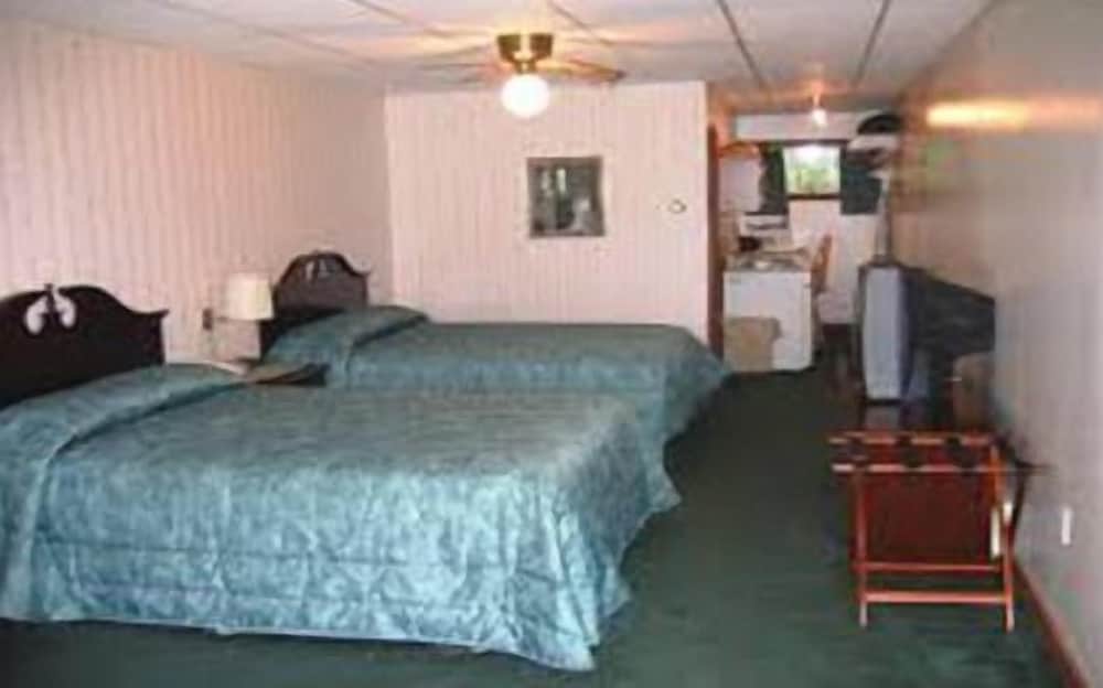 Down Towner Inn - photo 3