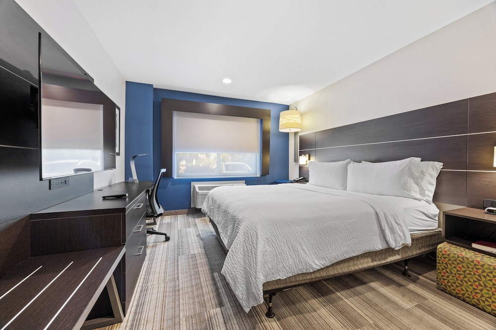 Holiday Inn Express Sunnyvale Silicon Valley by IHG - photo 13