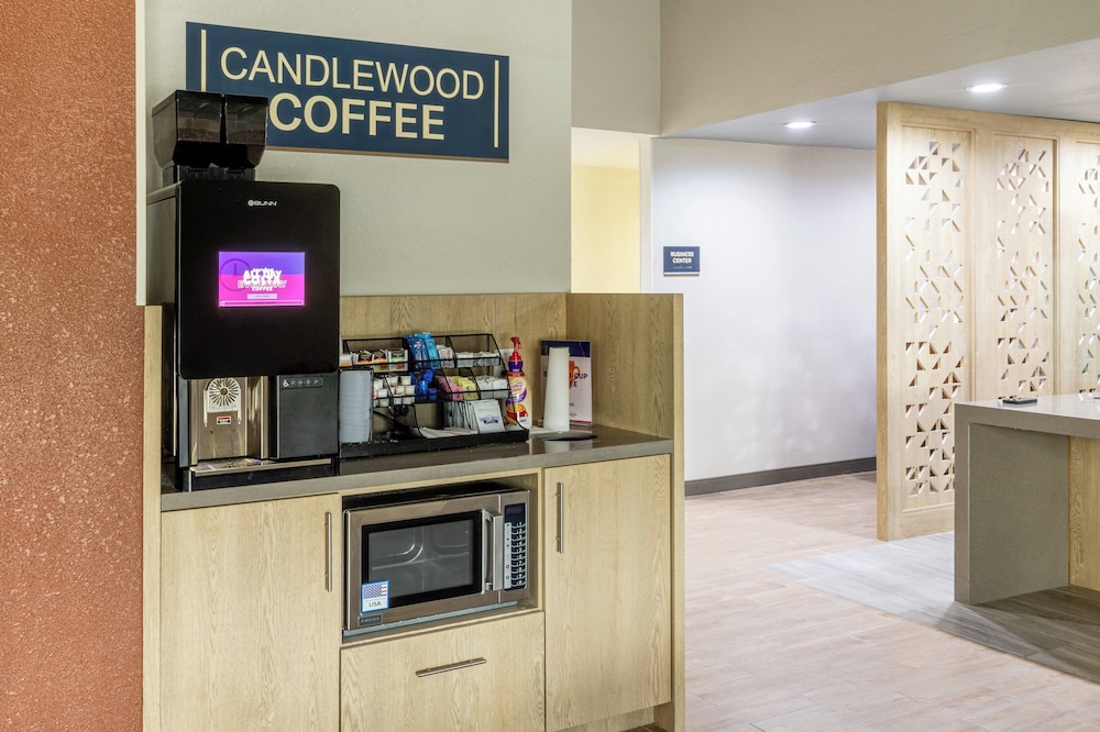 Candlewood Suites Wichita Northwest - photo 44