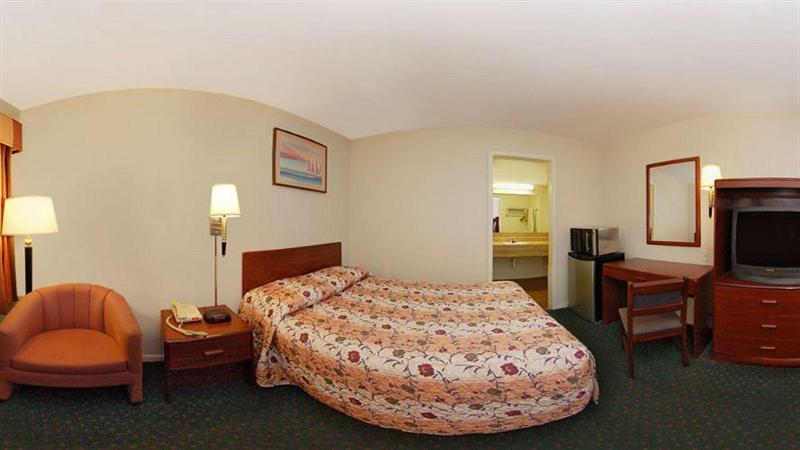 Rodeway Inn University Downtown - photo 6
