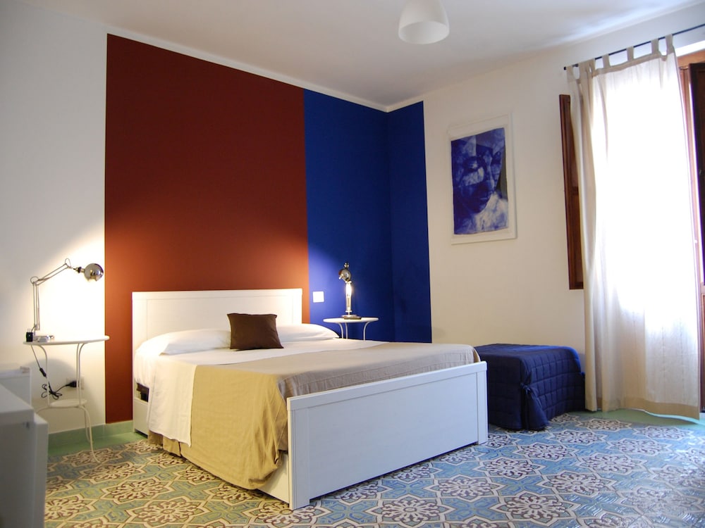 Helios B&B — 4-Star Luxury Hotel in Castellammare Del Golfo, Italy