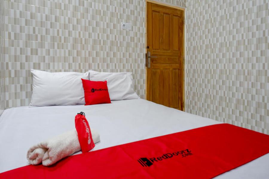 RedDoorz near Lippo Plaza Kendari in Kendari, Indonesia