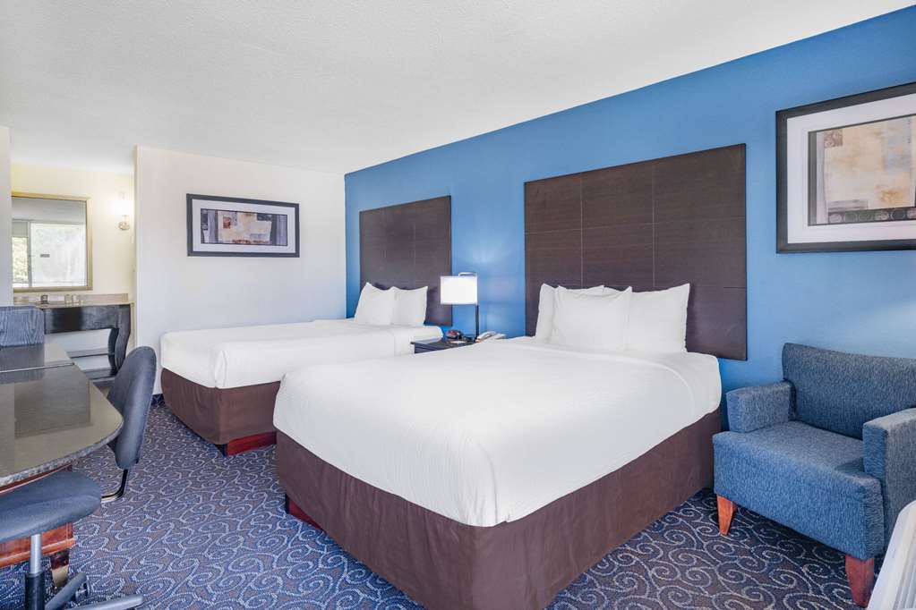 Days Inn and Suites by Wyndham Oxford - photo 25