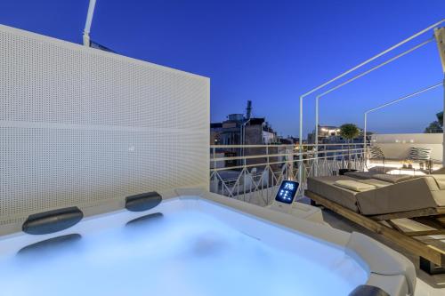 Central Sunny Loft with Plunge Pool — 4-Star Luxury Hotel in Athens, Greece