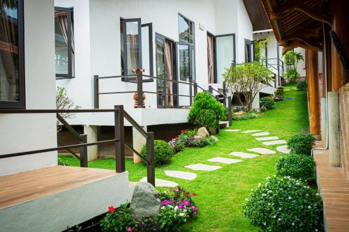 Gỗ Bungalow & Homestay — 4-Star Luxury Hotel in Gjuc Trong, Vietnam