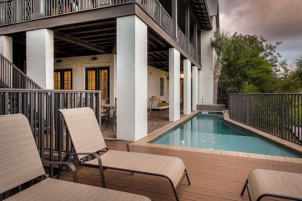 Dream Weaver 5 Bedroom Holiday Home by Five Star Properties — 4-Star Luxury Hotel in Santa Rosa, United States