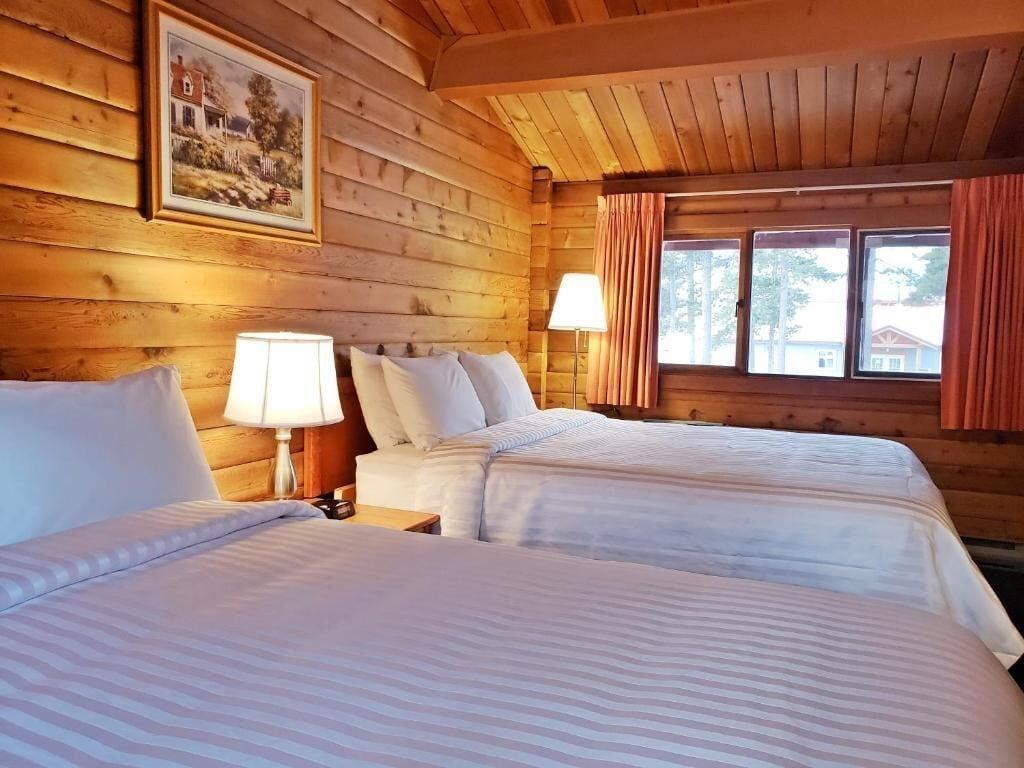 Rocky Inn — hotel in Jasper Park Lodge