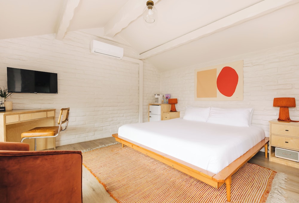 The Green Room Hotel - photo 30