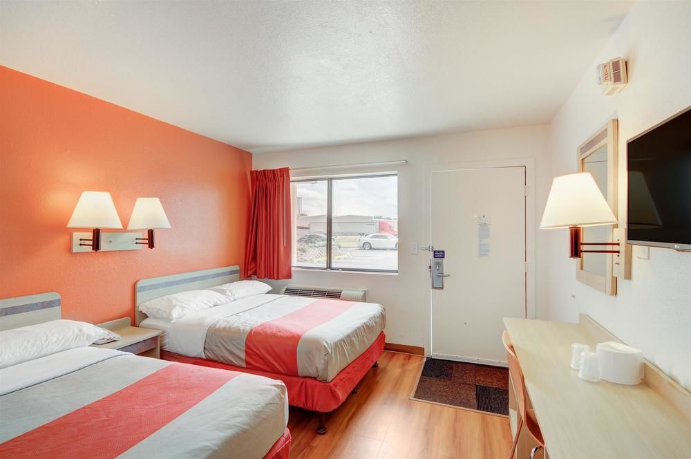Motel 6 Oklahoma City Airport - photo 11