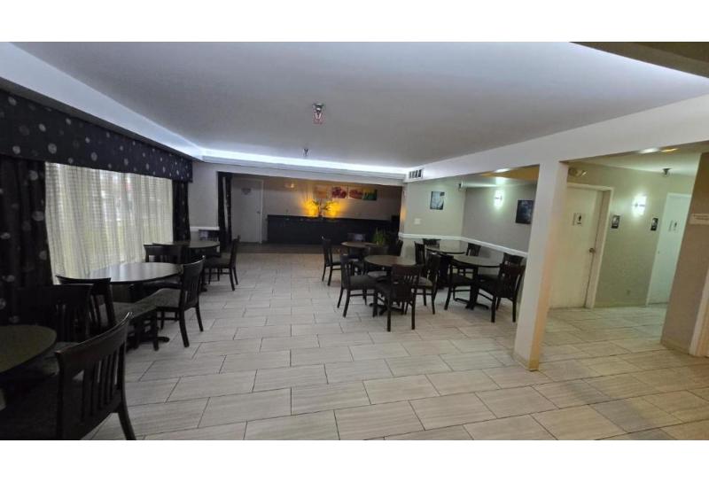 Lone Star Inn & Suites by OYO Harlingen TX - photo 9