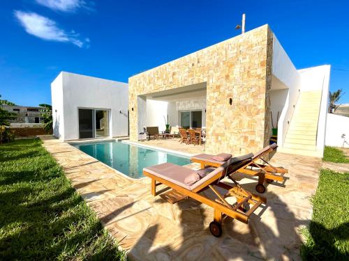 Manami Villa with Private Pool ZanzibarHouses — 4-Star Luxury Hotel in Kiwengwa, Tanzania