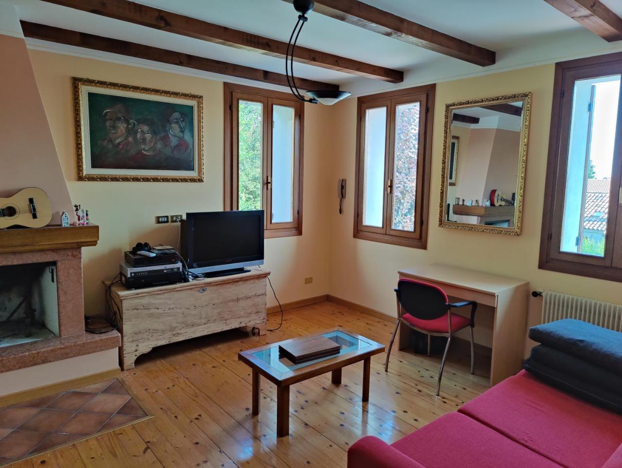 Casa Vacanze Monte Villa — 4-Star Luxury Hotel in Pieve Di Soligo, Italy