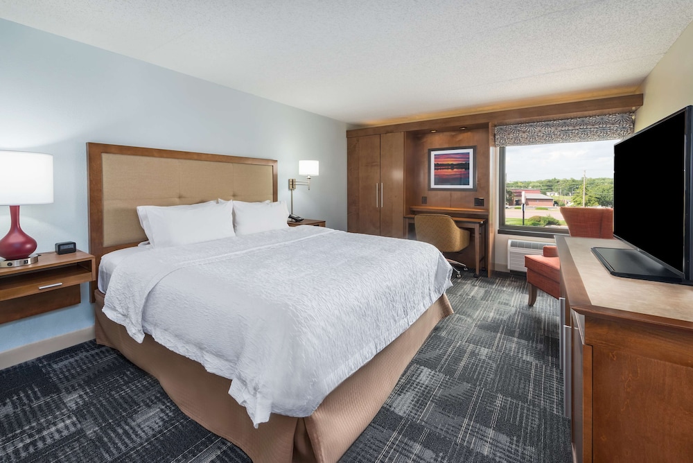 Hampton Inn Columbia - photo 8