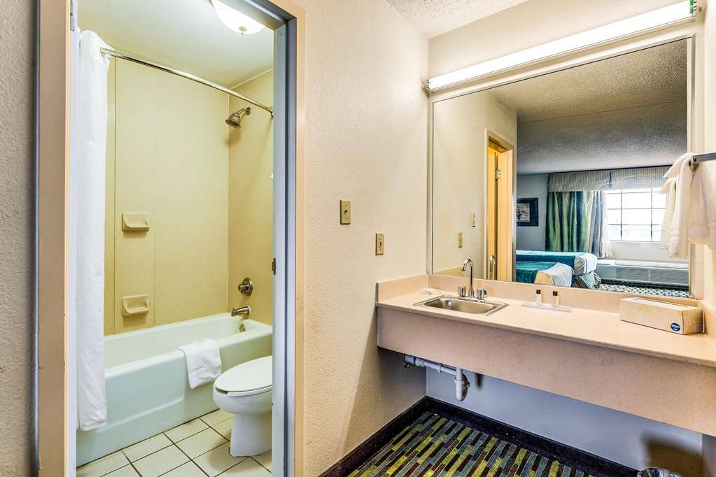 Wyndham Garden Wichita Downtown - photo 17