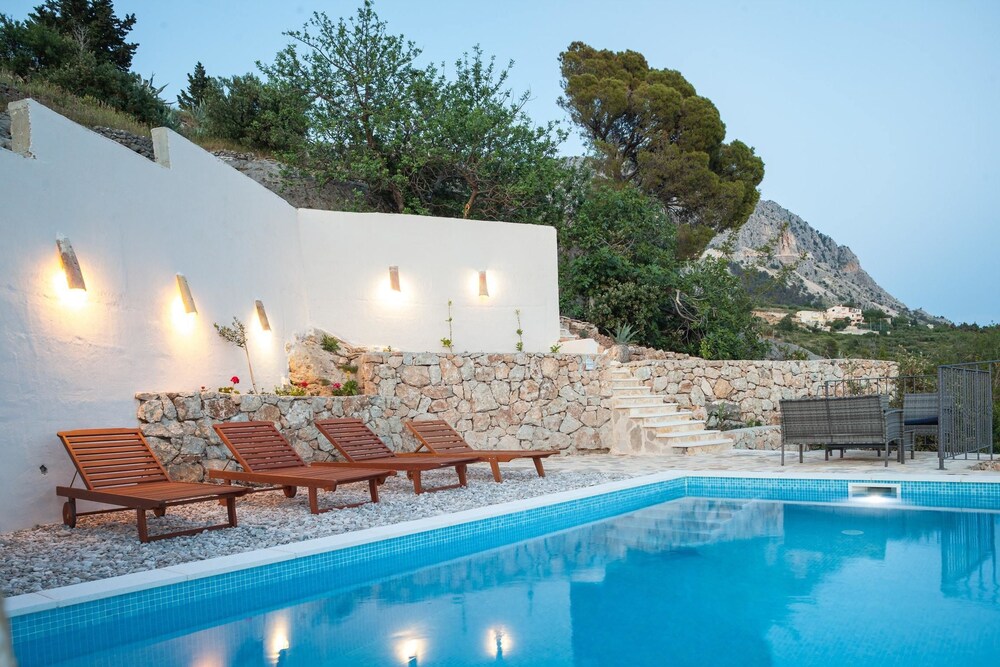 Villa With 3 Bedrooms in Podgora With Wonderful sea View Private Poo — 4-Star Luxury Hotel in Podgora, Croatia