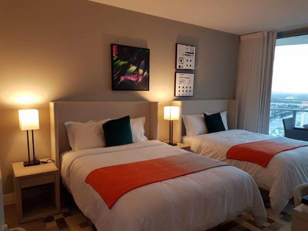 Contemporary Beach Resort Condos - photo 17