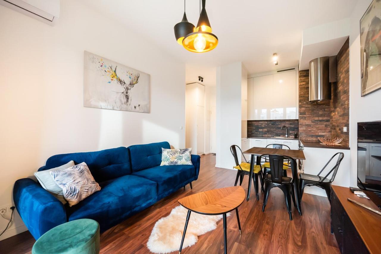 Navy Blue Apartment by Bookinghost — 4-Star Luxury Hotel in Warsaw, Poland