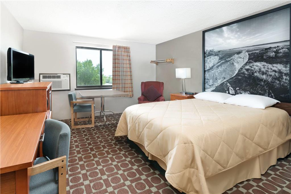 Super 8 by Wyndham Miles City - photo 26