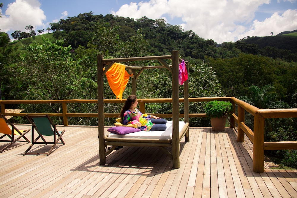 Ponto de Luz - carbon neutral hotel in Joanopolis