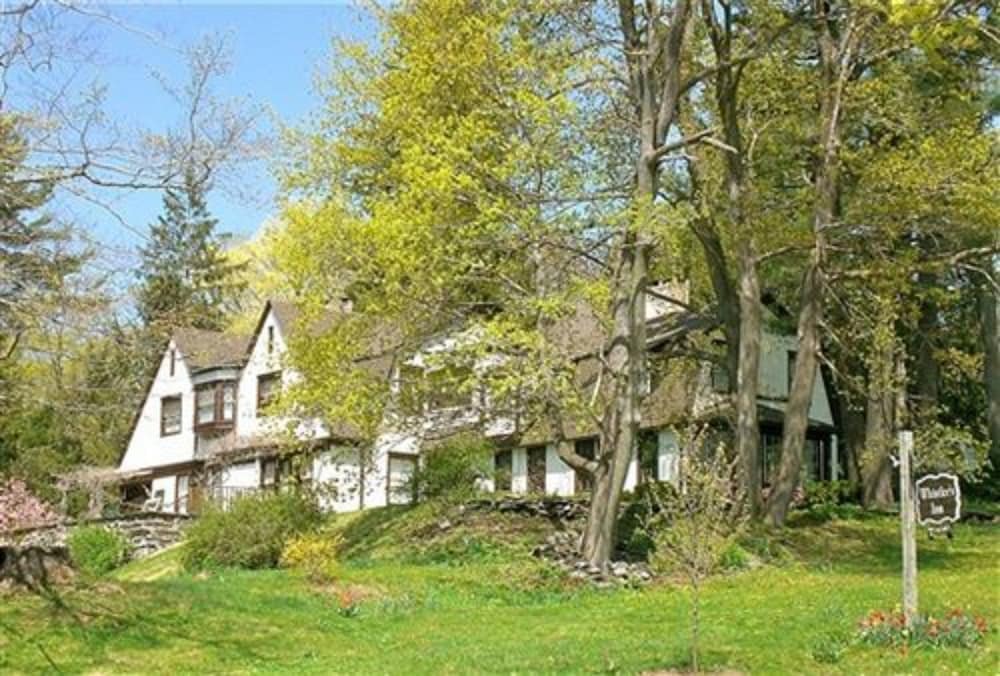 Whistler's Inn Bed & Breakfast - photo 58