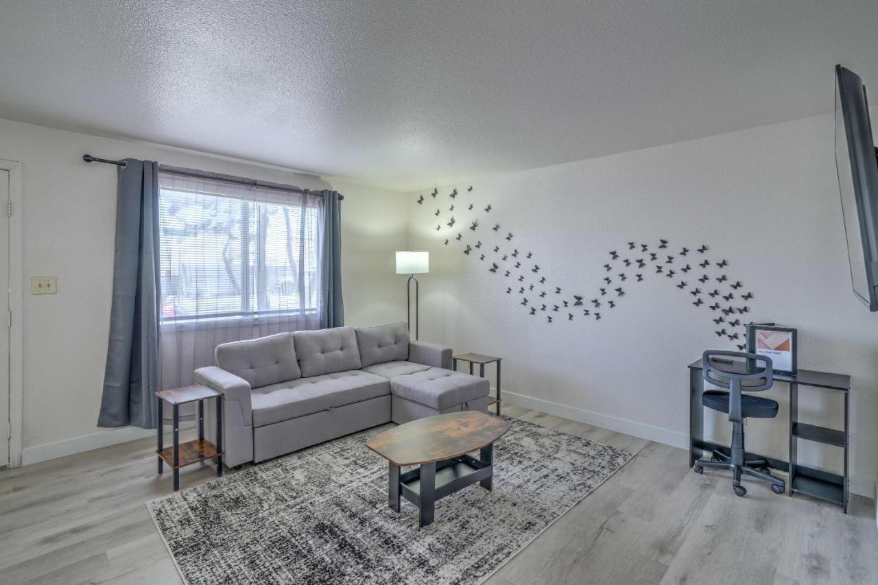 Vegas Getaway Near Strip Sleeps 6