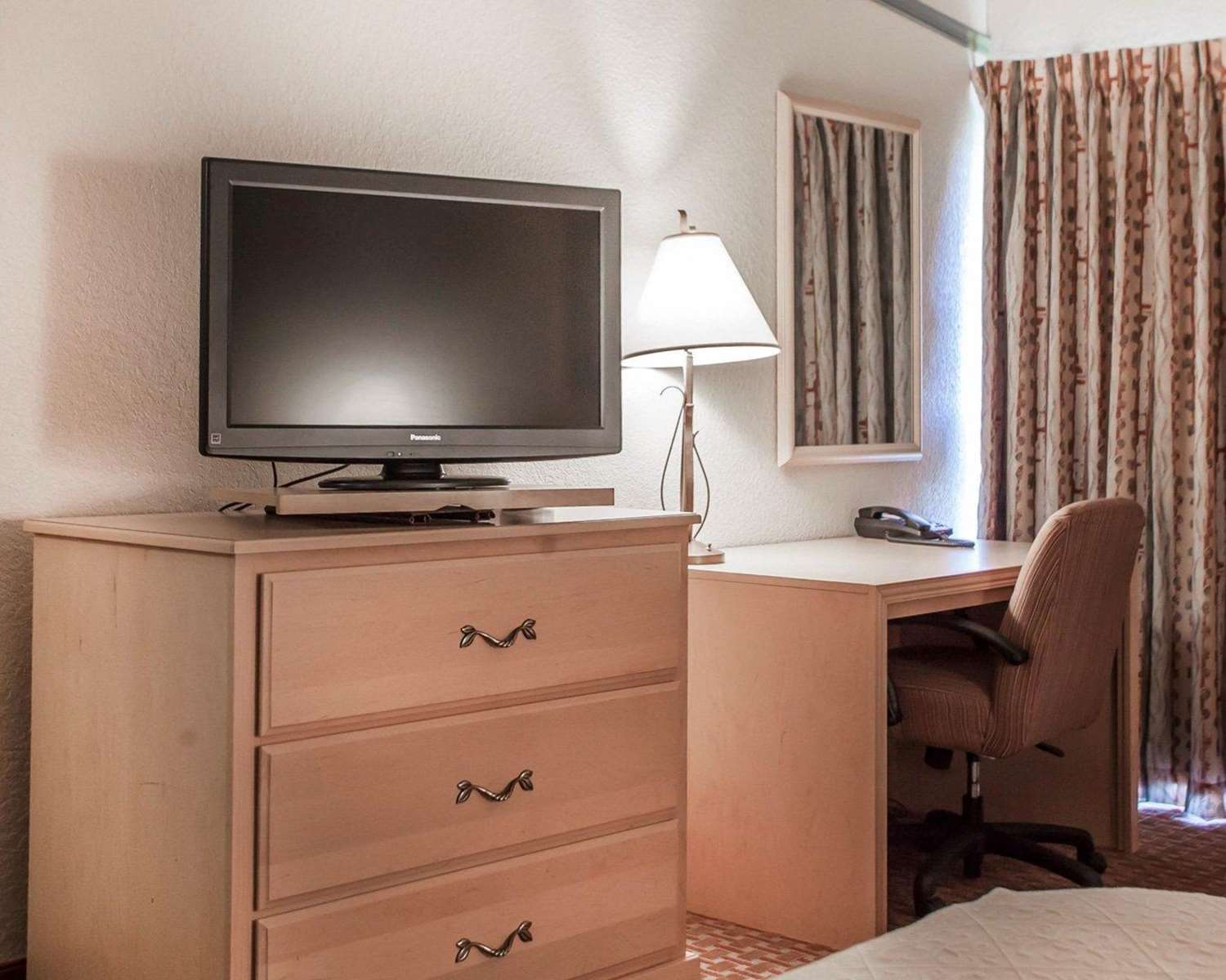 Quality Inn Lake of the Ozarks - photo 32