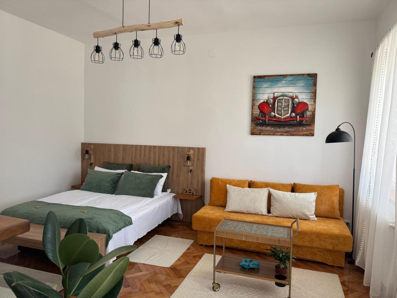 Retrohouse - last minute hotel in Targu-Mures