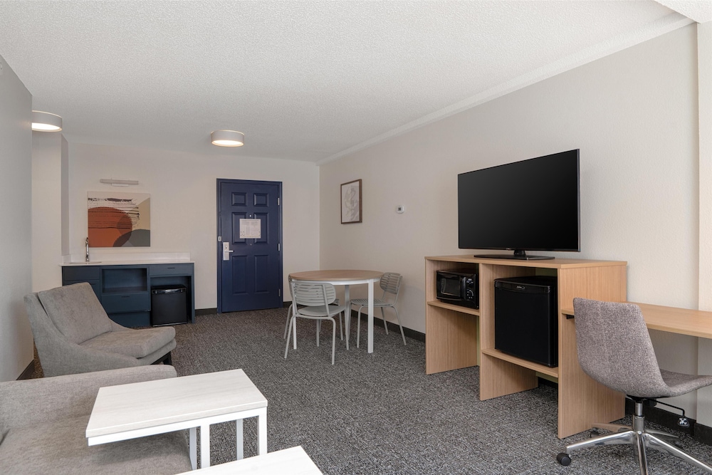 Spark by Hilton Orangeburg - photo 26